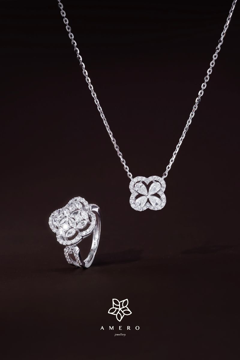 apakah ada emas putih